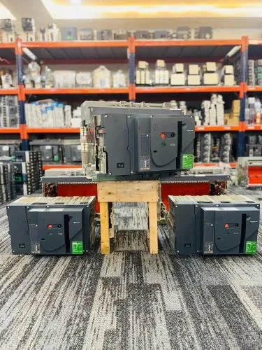 Schneider NVS20N Acb 2000A 4 Pole (Edo) With Microprocessor Based Et6G Trip Unit — 