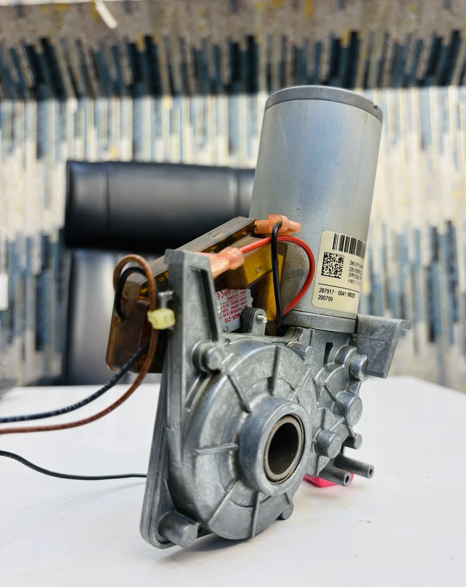 Siemens 3WL9111-0AF04-0AA0 Stored Energy Motor — 3WL9111-0AF04-0AA0